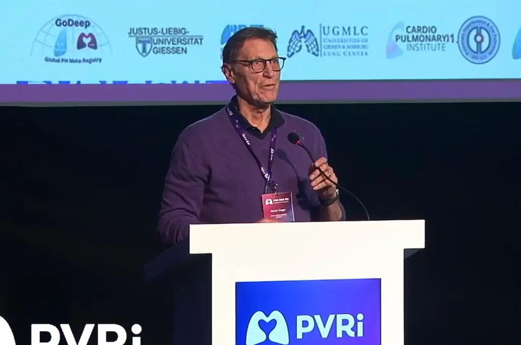 Photo of Werner Seeger speaking at PVRI Rio